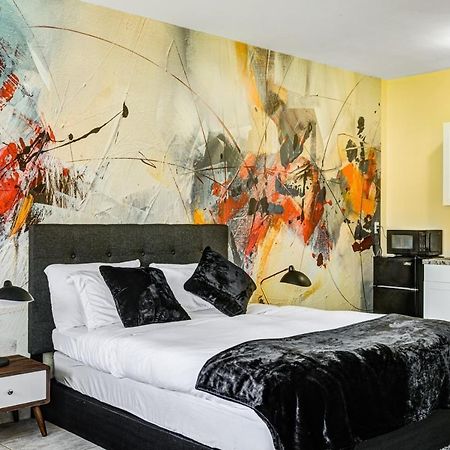 Private Hallandale Beach Studio Wbath Walking Distance To The Beach Pool Free Parking Extérieur photo
