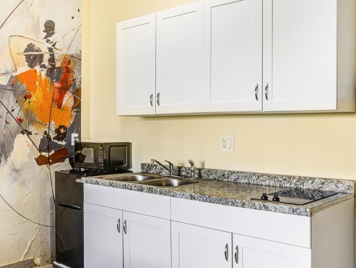 Private Hallandale Beach Studio Wbath Walking Distance To The Beach Pool Free Parking Extérieur photo